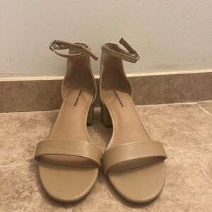 Amazon Essentials Tan Ankle Strap Heels